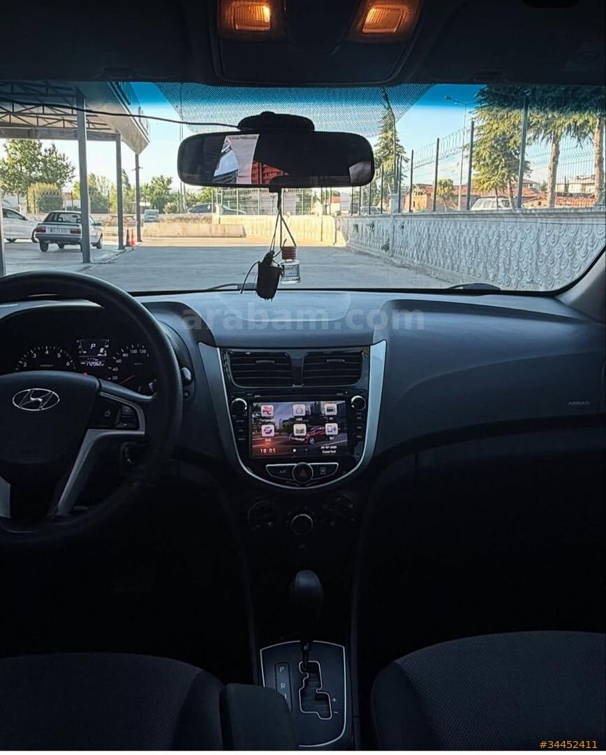 Sahibinden Hyundai Accent Blue 1.4 CVVT Mode Plus 2012 Model Samsun 190.000 km Beyaz 6