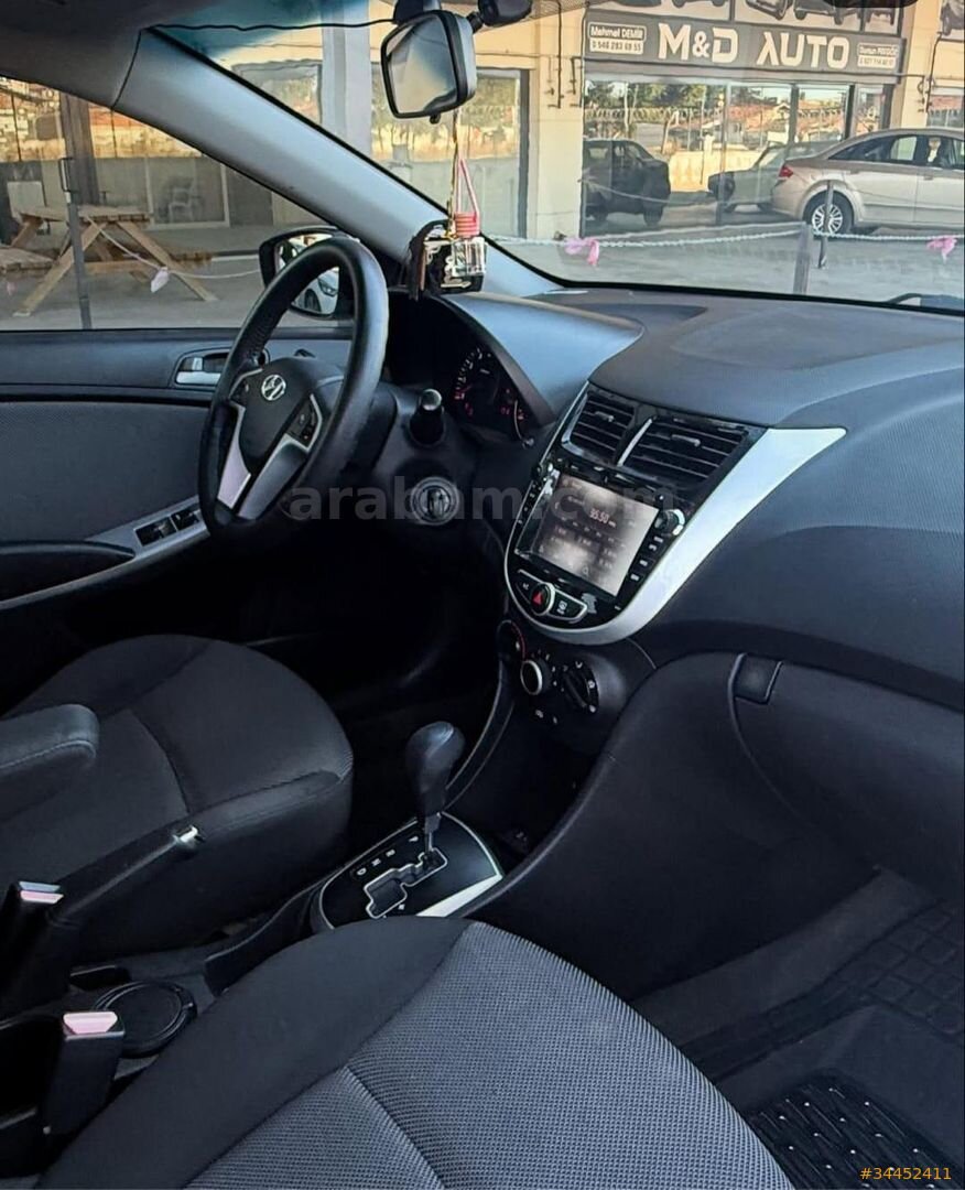 Sahibinden Hyundai Accent Blue 1.4 CVVT Mode Plus 2012 Model Samsun 190.000 km Beyaz 7