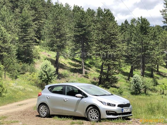 Sahibinden Temiz Kia Ceed 1.4 MPI Live 2017 Model