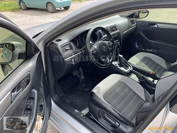 2012 MODEL WOSVAGEN JETTA DSG