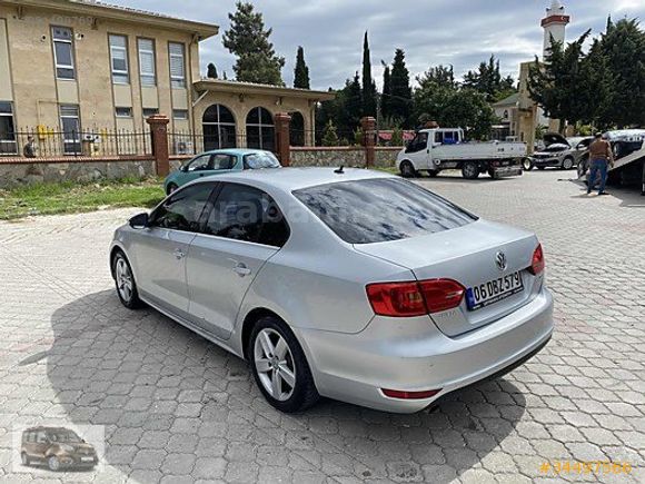 2012 MODEL WOSVAGEN JETTA DSG