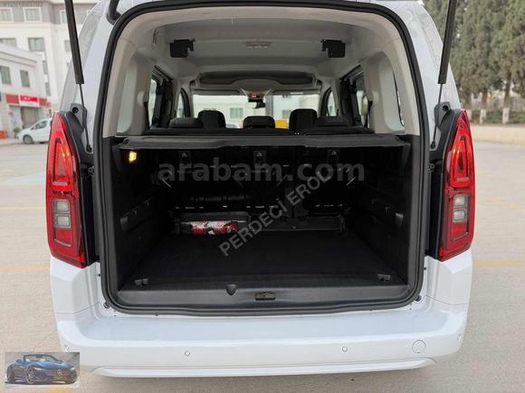 PERDECİ EROL'DAN 2025 OPEL 1.5 ESSENTİAL OTOMATİK 6 BİN KM ORJ