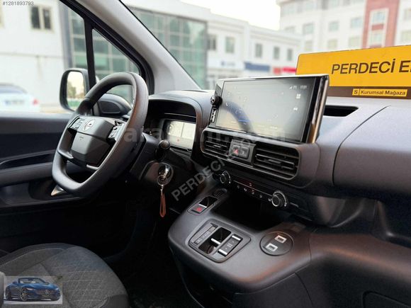 PERDECİ EROL'DAN 2025 OPEL 1.5 ESSENTİAL OTOMATİK 6 BİN KM ORJ