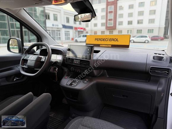 PERDECİ EROL'DAN 2025 OPEL 1.5 ESSENTİAL OTOMATİK 6 BİN KM ORJ