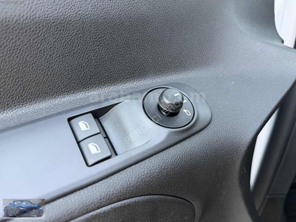 PERDECİ EROL'DAN 2025 OPEL 1.5 ESSENTİAL OTOMATİK 6 BİN KM ORJ