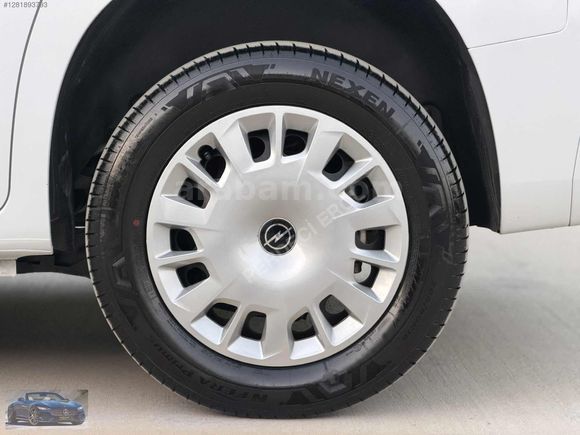 PERDECİ EROL'DAN 2025 OPEL 1.5 ESSENTİAL OTOMATİK 6 BİN KM ORJ