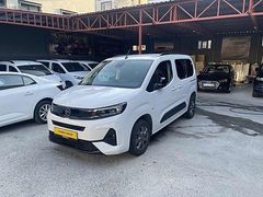 2024 OPEL COMBO LIFE EDITION YENİ KASA 15 BİNDE HATASIZ 130hp