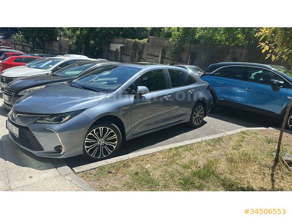 Sahibinden Toyota Corolla 1.8 Hybrid Flame X-Pack 2021 Model İstanbul