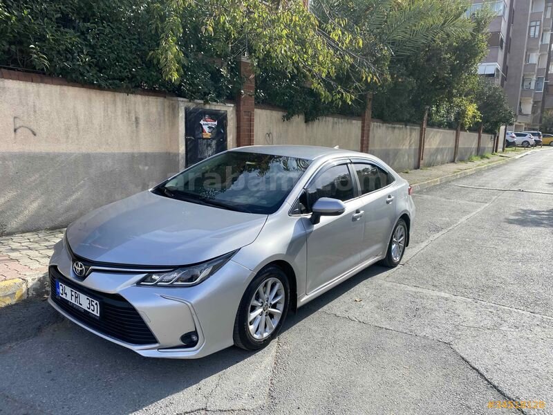 Sahibinden Toyota Corolla 1.5 Dream 2022 Model İstanbul 107.000 km Gri (metalik)