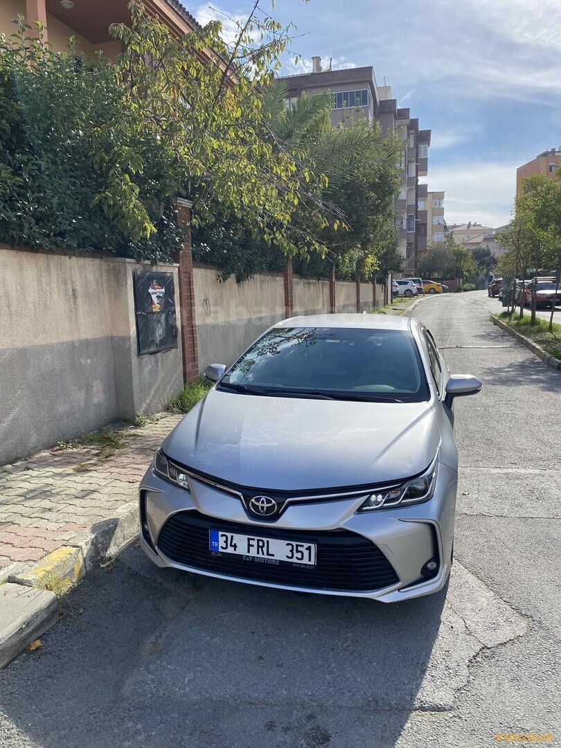 Sahibinden Toyota Corolla 1.5 Dream 2022 Model İstanbul 107.000 km Gri (metalik) 2