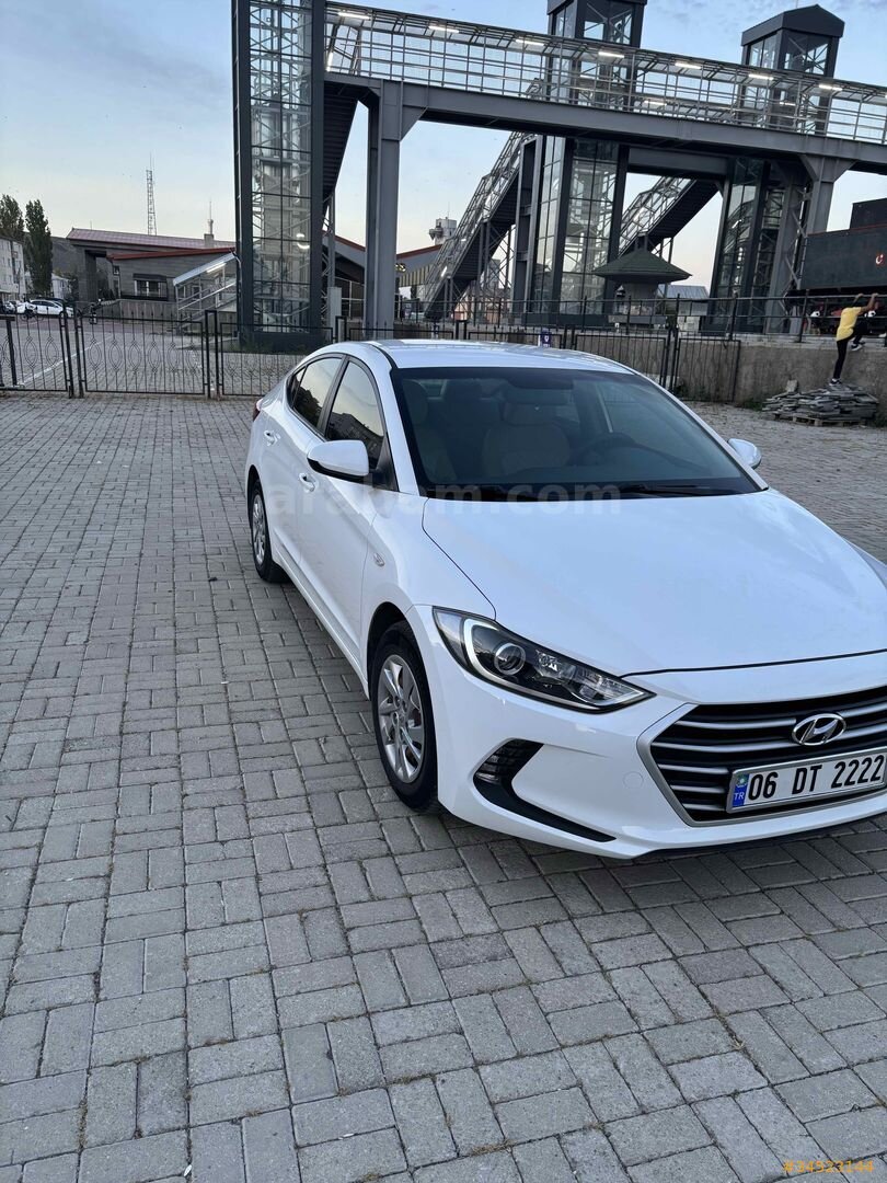 Sahibinden Hyundai Elantra 1.6 D-CVVT Style 2017 Model Kars 67.000 km Beyaz 4