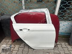 FİAT EGEA SAĞ ARKA KAPI ORJİNAL ÇIKMA