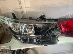 TOYOTA AURİS SAĞ FAR ORJİNAL ÇIKMA (SÖKME)