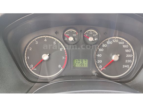 Sahibinden Ford Focus 1.6 Trend 2005 Model