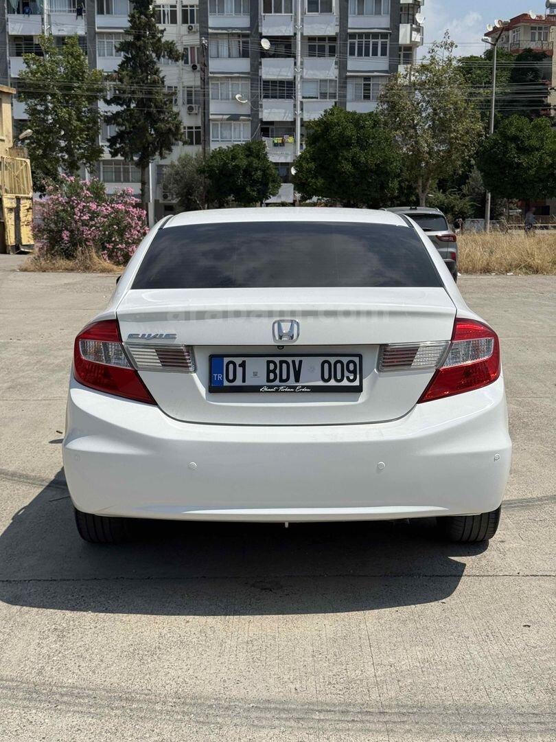 Sahibinden Honda Civic 1.6i VTEC Eco Elegance 2015 Model Adana 187.000 km Beyaz 5