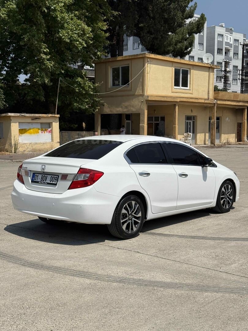 Sahibinden Honda Civic 1.6i VTEC Eco Elegance 2015 Model Adana 187.000 km Beyaz 4