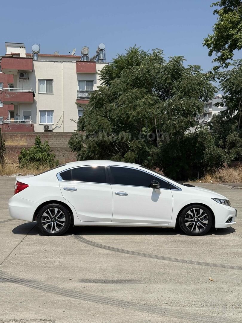 Sahibinden Honda Civic 1.6i VTEC Eco Elegance 2015 Model Adana 187.000 km Beyaz 3