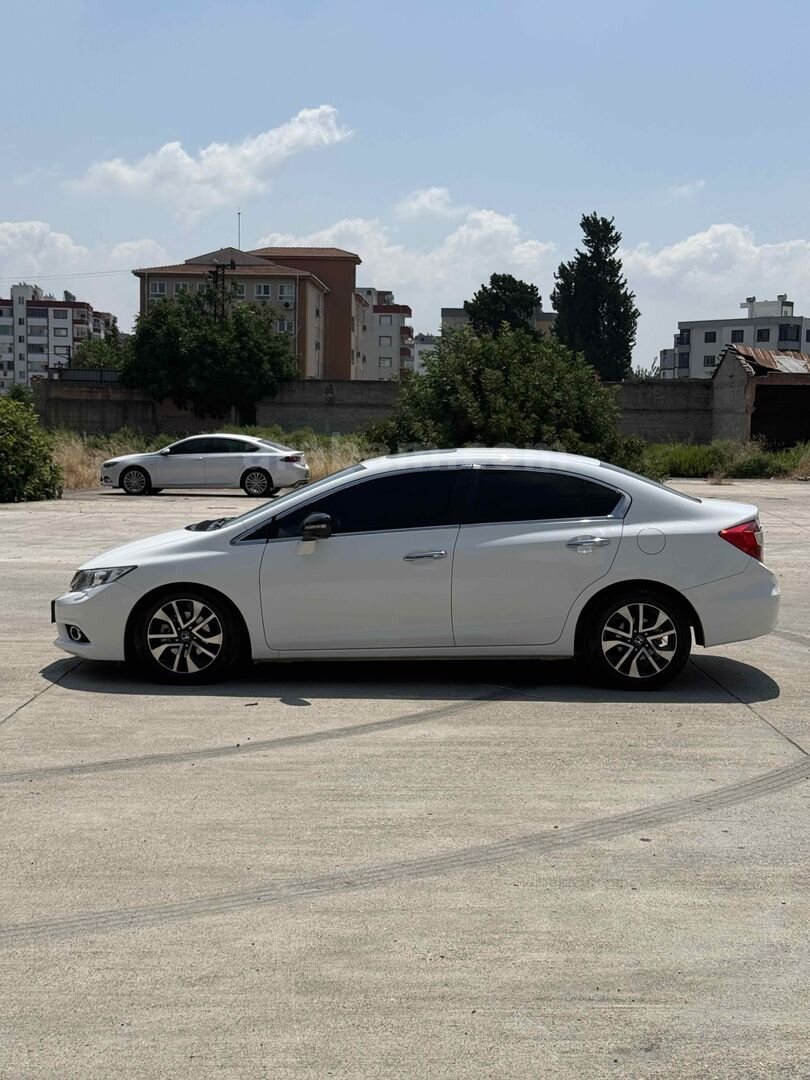 Sahibinden Honda Civic 1.6i VTEC Eco Elegance 2015 Model Adana 187.000 km Beyaz 7