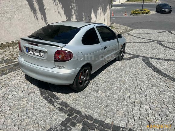 Sahibinden Renault Megane 1.6 Coupe Dynamique 2001 Model İstanbul
