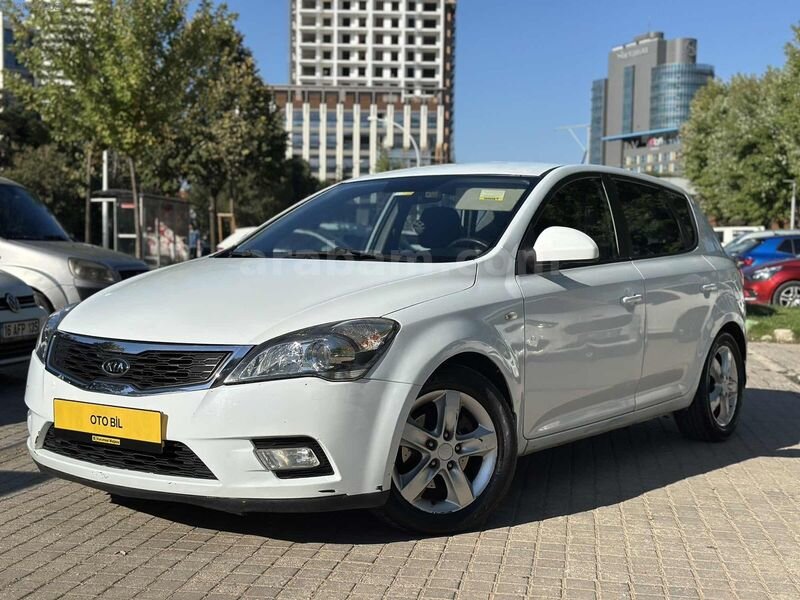 OTOBİL'DEN DİZEL OTOMATİK KİA CEED