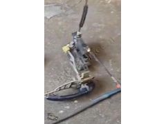 VECTRA C SOL ÖN KAPI KOLU İÇ BRAKETİ