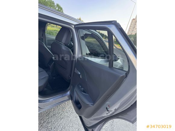 Sahibinden Peugeot 2008 1.2 PureTech allure 2023 Model İzmir 31.500 km Gri (Gümüş)