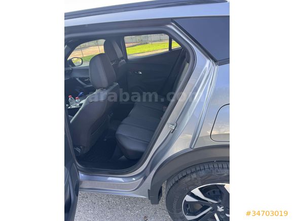 Sahibinden Peugeot 2008 1.2 PureTech allure 2023 Model İzmir 31.500 km Gri (Gümüş)