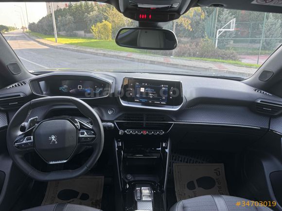 Sahibinden Peugeot 2008 1.2 PureTech allure 2023 Model İzmir 31.500 km Gri (Gümüş)