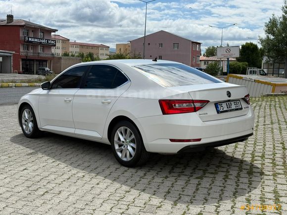 Sahibinden Skoda SuperB 1.4 TSI Style 2015 Model
