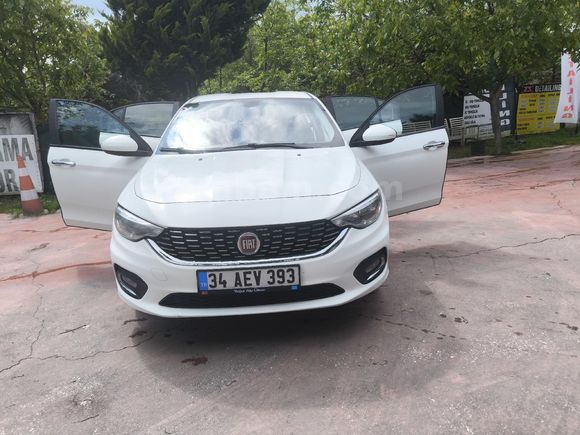 son gün memurdan Fiat Egea 1.6 Multijet Comfort 2017 Model Hasar Kayıtsız Değişensiz multimedya ekranlı