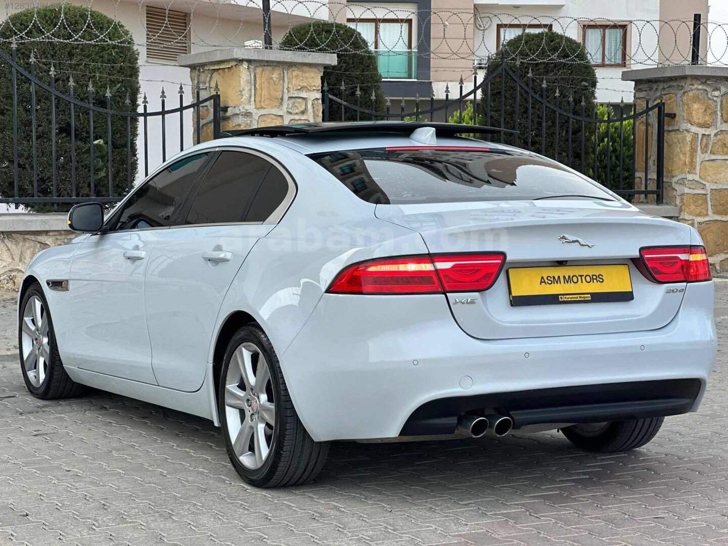 Galeriden Jaguar XE 2.0 Prestige 2016 Model Mersin 200.000 km Beyaz 6