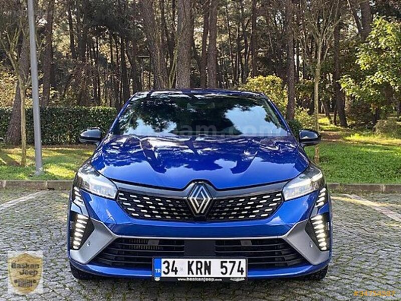 Galeriden Renault Clio 1.0 TCe Techno Esprit Alpine 2024 Model İstanbul 38.000 km Lacivert