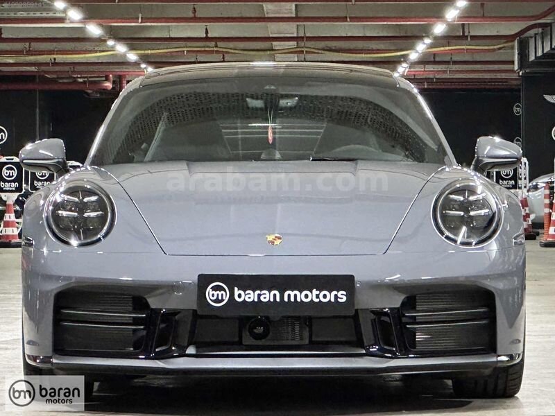 Galeriden Porsche 911 Carrera 2025 Model İstanbul 0 km Füme