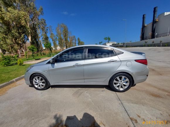 Sahibinden Hyundai Accent Blue 1.6 CRDI Mode Plus 2013 Model