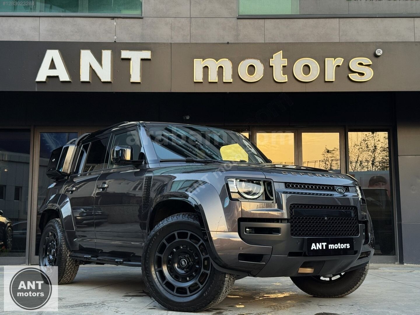 Galeriden Land Rover Defender 110 2.0 75TH Edition 2025 Model İstanbul 0 km Gri 1