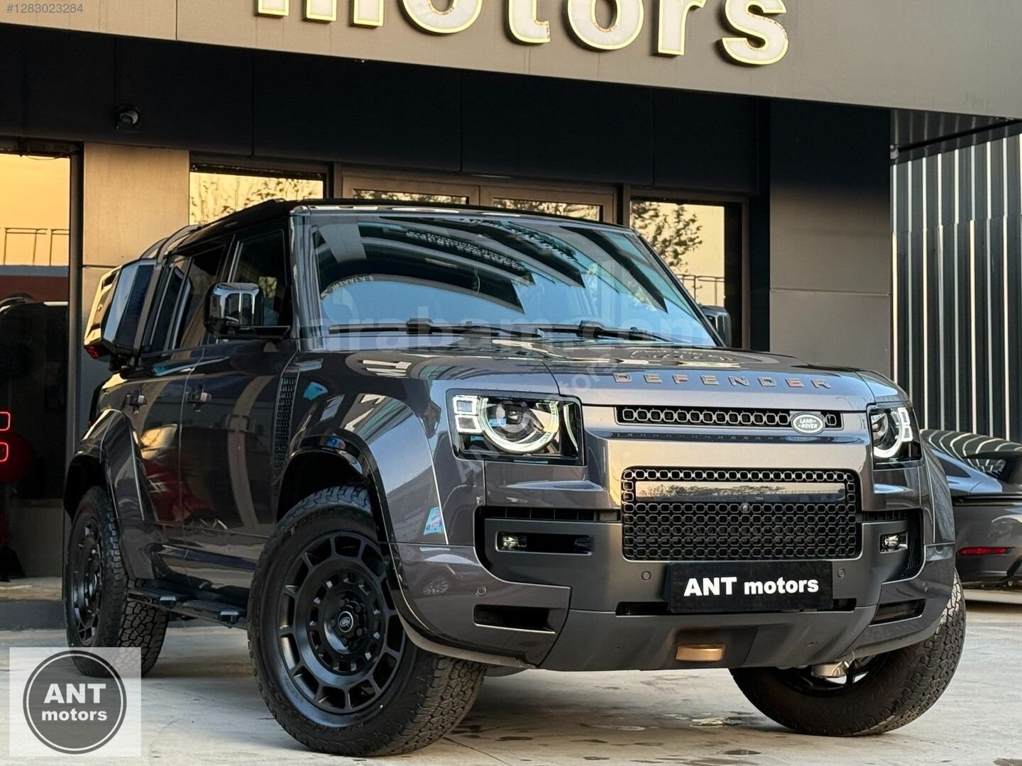Galeriden Land Rover Defender 110 2.0 75TH Edition 2025 Model İstanbul 0 km Gri 3