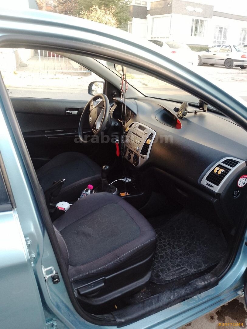 Sahibinden Hyundai i20 1.4 CRDi Team 2010 Model Ankara 248.000 km Mavi (metalik) 7
