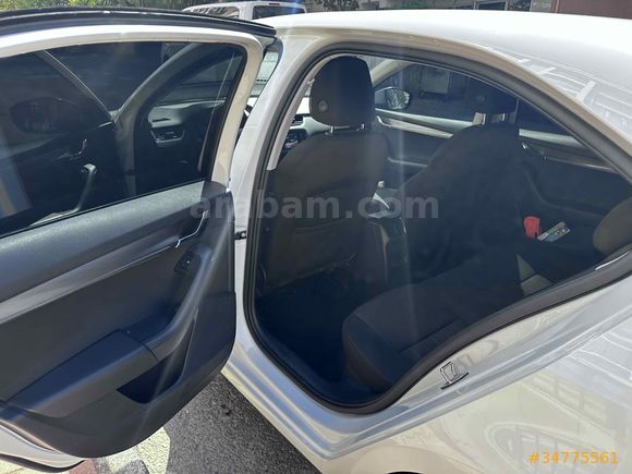 Memurdan Skoda Octavia 1.6 TDI Style 2018 Model 