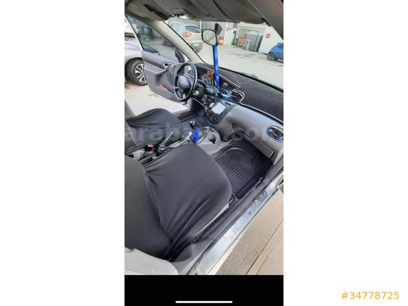 Sahibinden Ford Focus 2.0 Ghia 2000 Model 