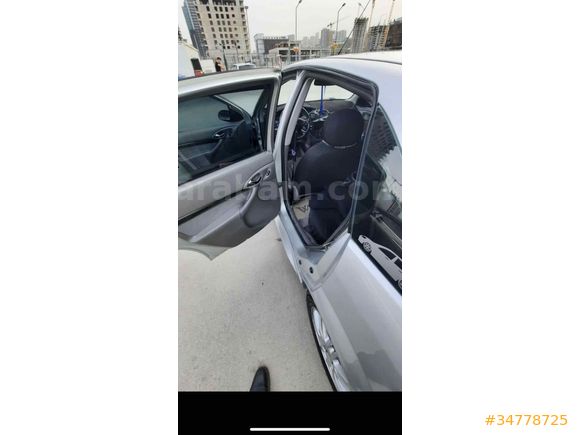 Sahibinden Ford Focus 2.0 Ghia 2000 Model 