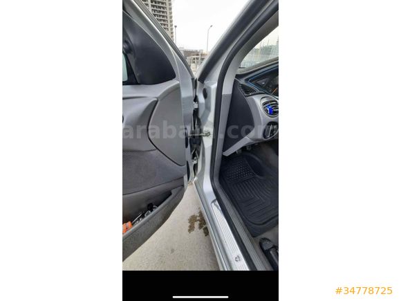 Sahibinden Ford Focus 2.0 Ghia 2000 Model 