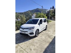 Sahibinden 22.000km de Toyota Proace City 1.5 D Dream 2023 Model
