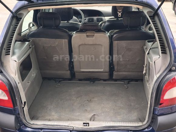 Sahibinden Renault Scenic 1.6 Dynamique 2004 Model