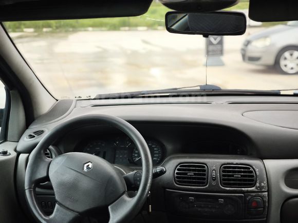 Sahibinden Renault Scenic 1.6 Dynamique 2004 Model
