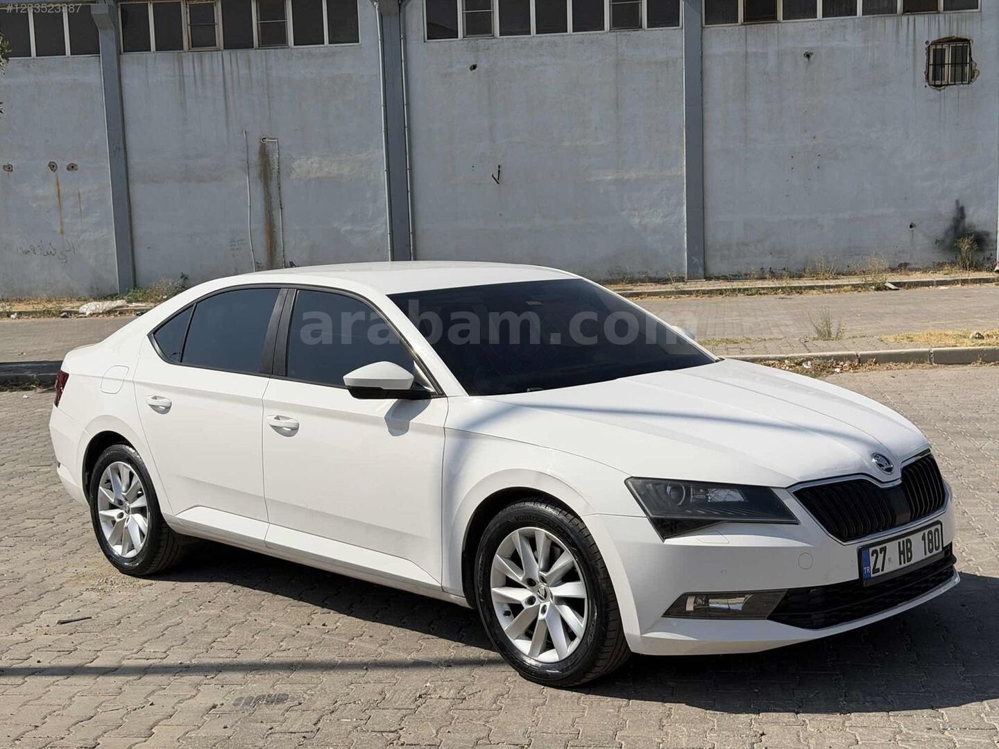 2017 SUPERB 1.6 TDİ 120 HP OTOMATİK İKİ PARÇA BOYA HASAR KAYITLI 2
