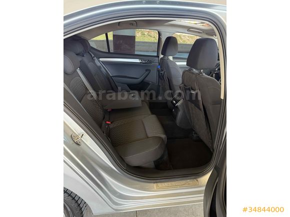 Skoda SuperB 1.6 TDI Elite Cam Tavan 2019 Model