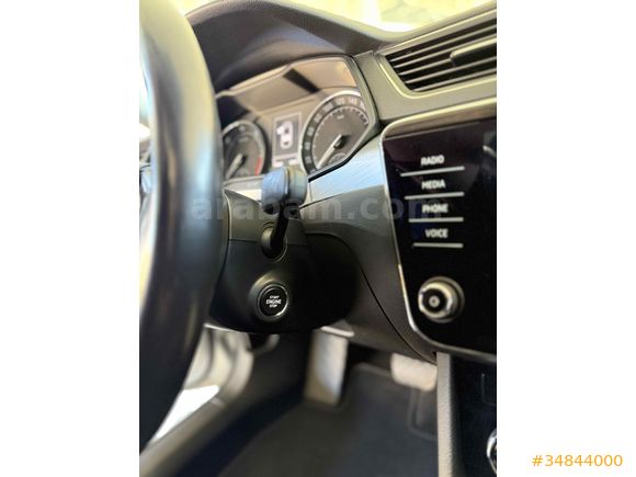 Skoda SuperB 1.6 TDI Elite Cam Tavan 2019 Model