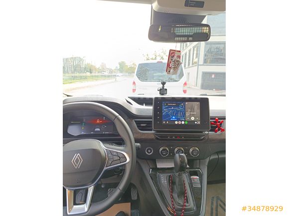 Sahibinden Renault Kangoo Multix 1.3 TCe Iconic 2024 Model