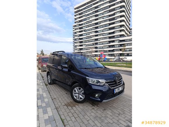 Sahibinden Renault Kangoo Multix 1.3 TCe Iconic 2024 Model