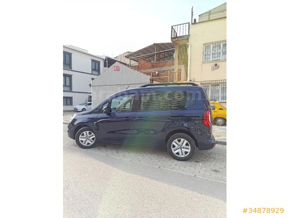 Sahibinden Renault Kangoo Multix 1.3 TCe Iconic 2024 Model